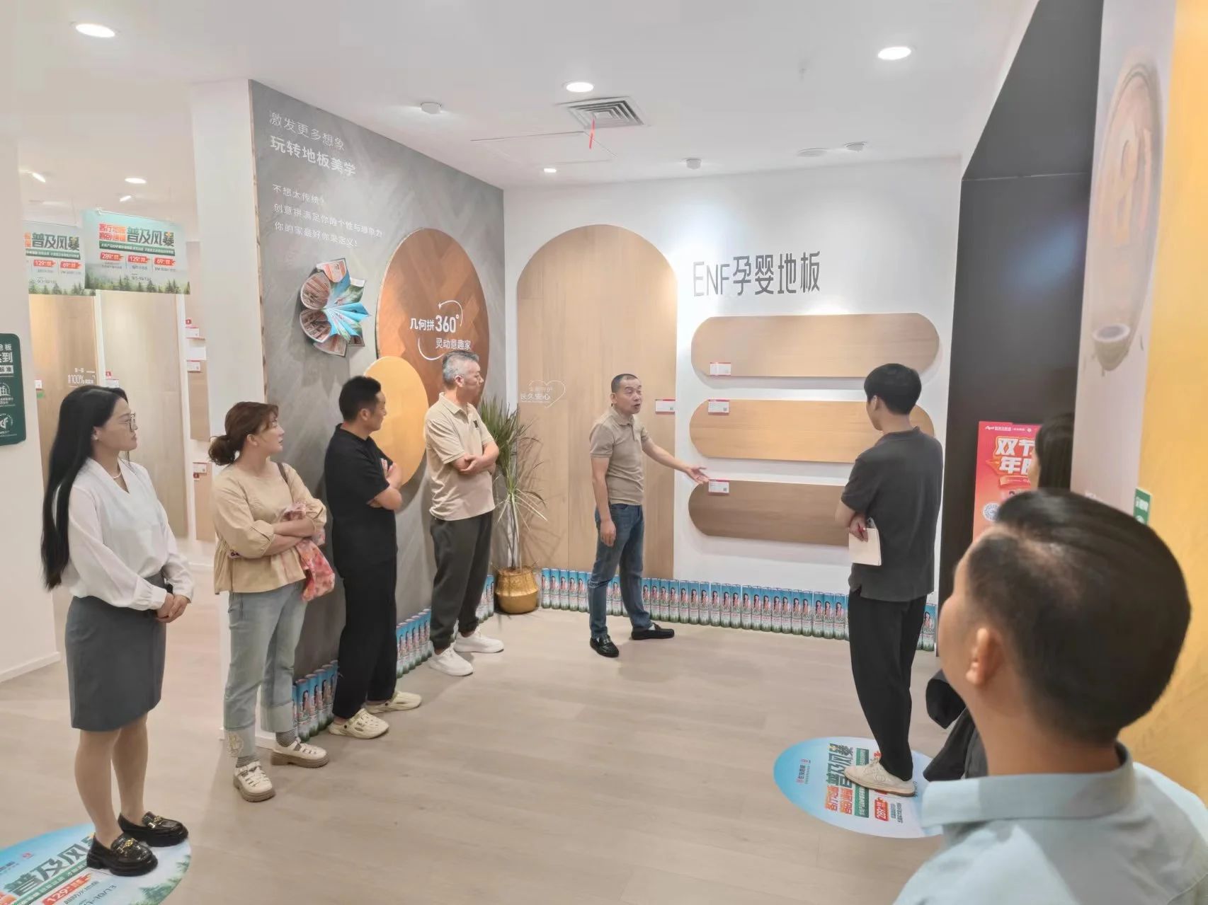 82萬超強(qiáng)大單！世友客廳地板客臥通鋪普及風(fēng)暴火力全開！